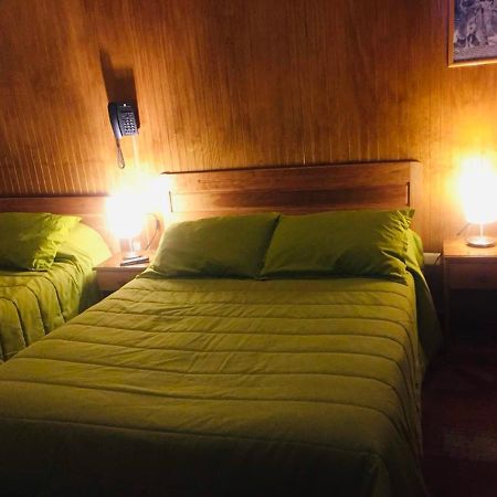 Hostal Chalet Las Violetas Пунта-Аренас Екстер'єр фото