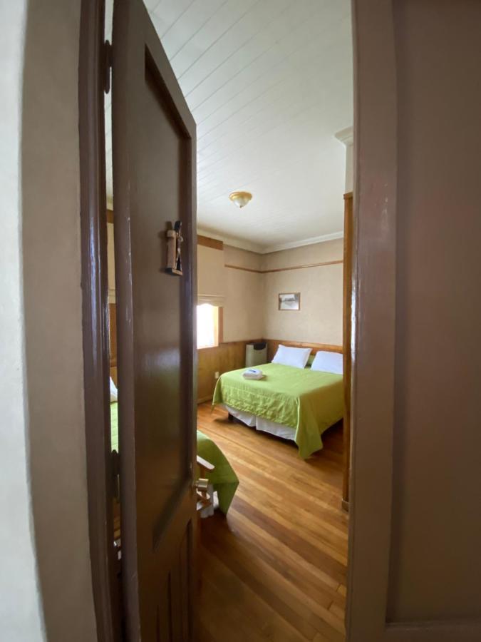 Hostal Chalet Las Violetas Пунта-Аренас Екстер'єр фото